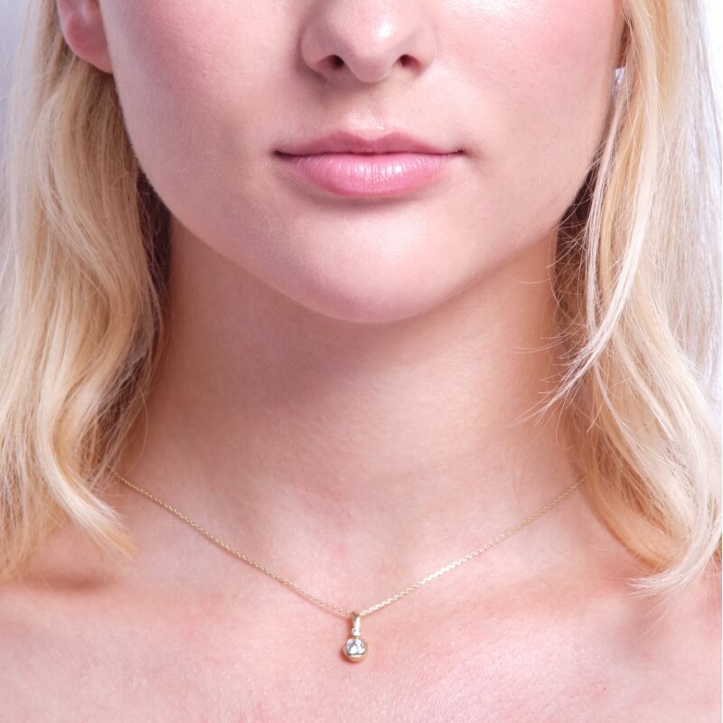 Zlatý přívěsek LUCIA